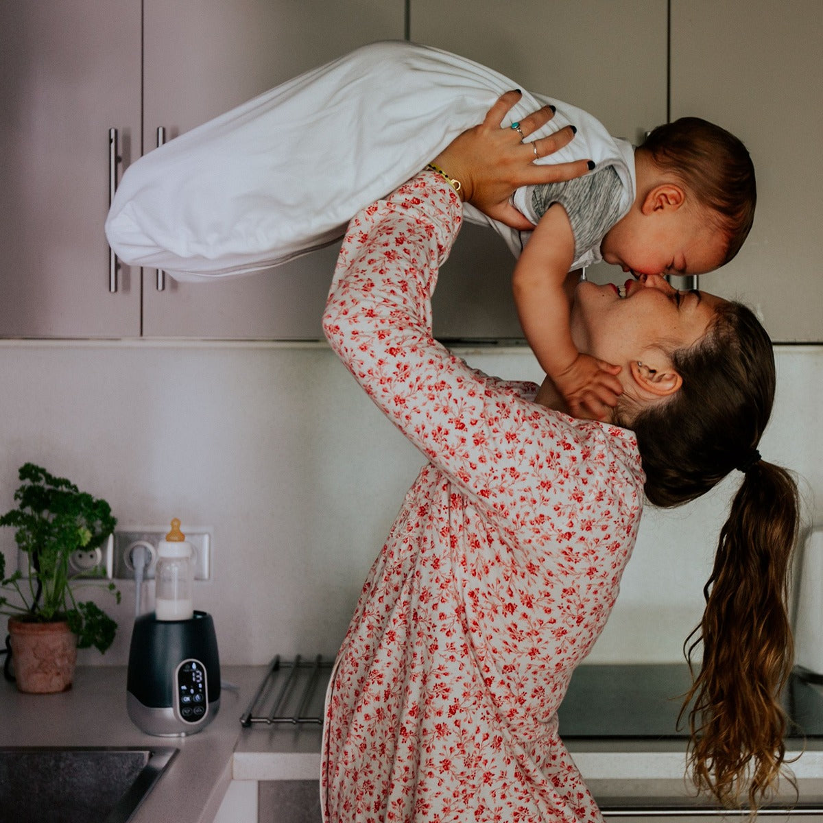 BabyMoov NutriSmart Car & Home Bottle & Food Warmer / Programmable LCD / 80 seconds to heat 65ml of water