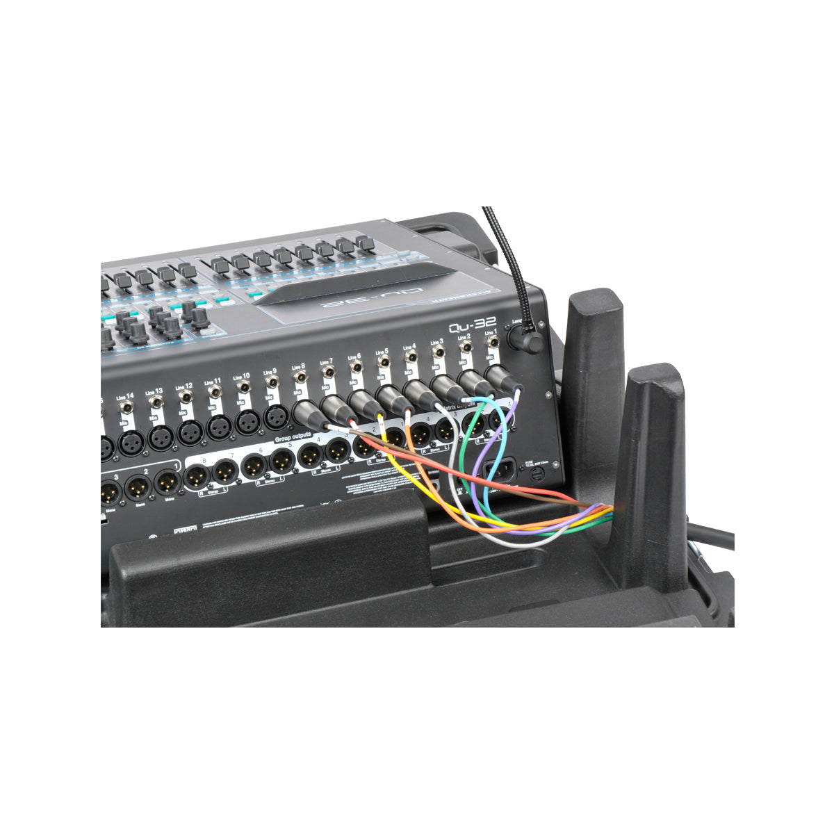 SKB 1RMQU32-DHW Broken Mixer Case for Allen and Heath qu32 Mixer with Doghouse Wheels