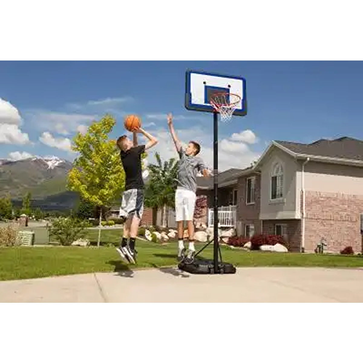 Lifetime Basketball, Pro Court Portable, Telescoping , Classic