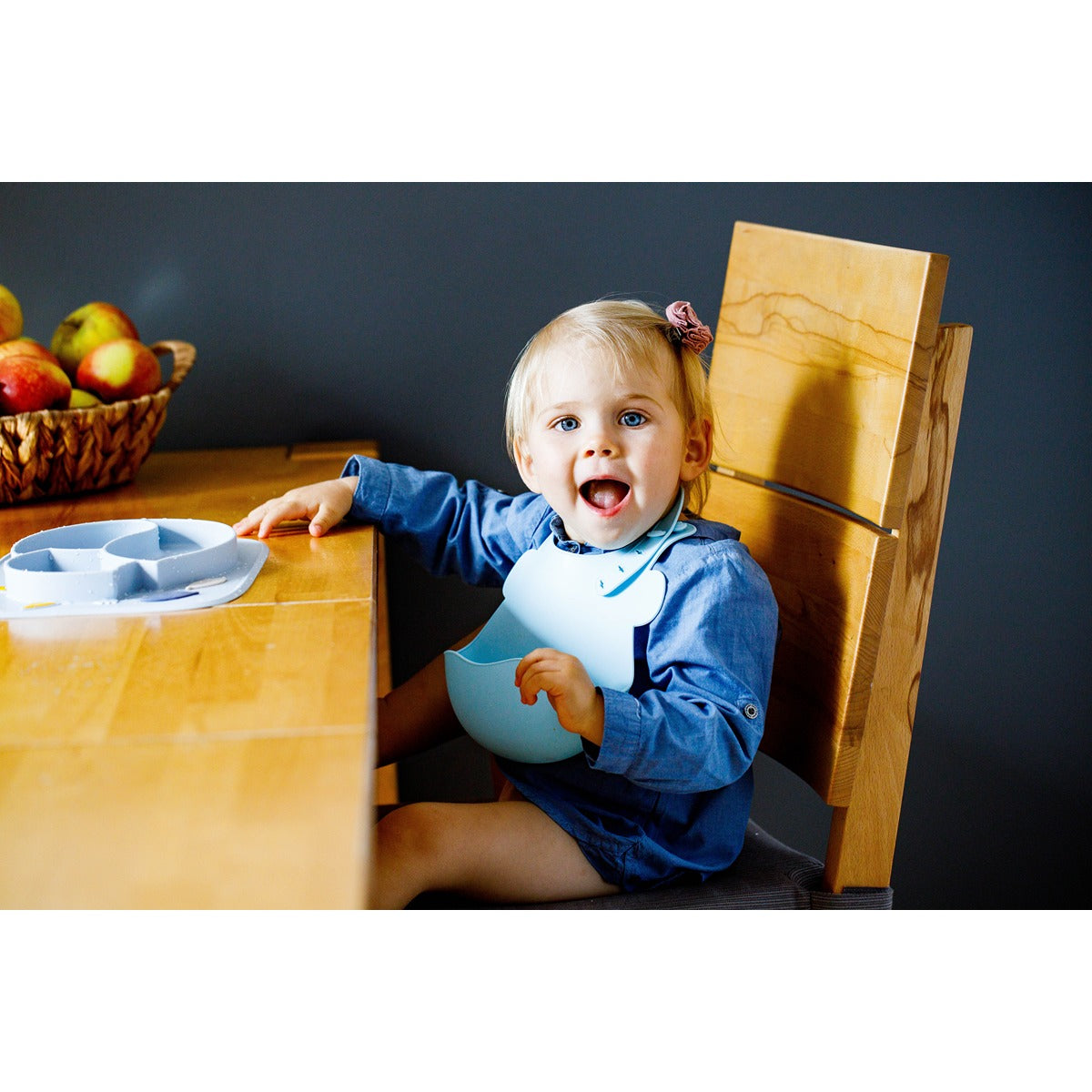 InnoGio GIO SILICONE BIB BLUE