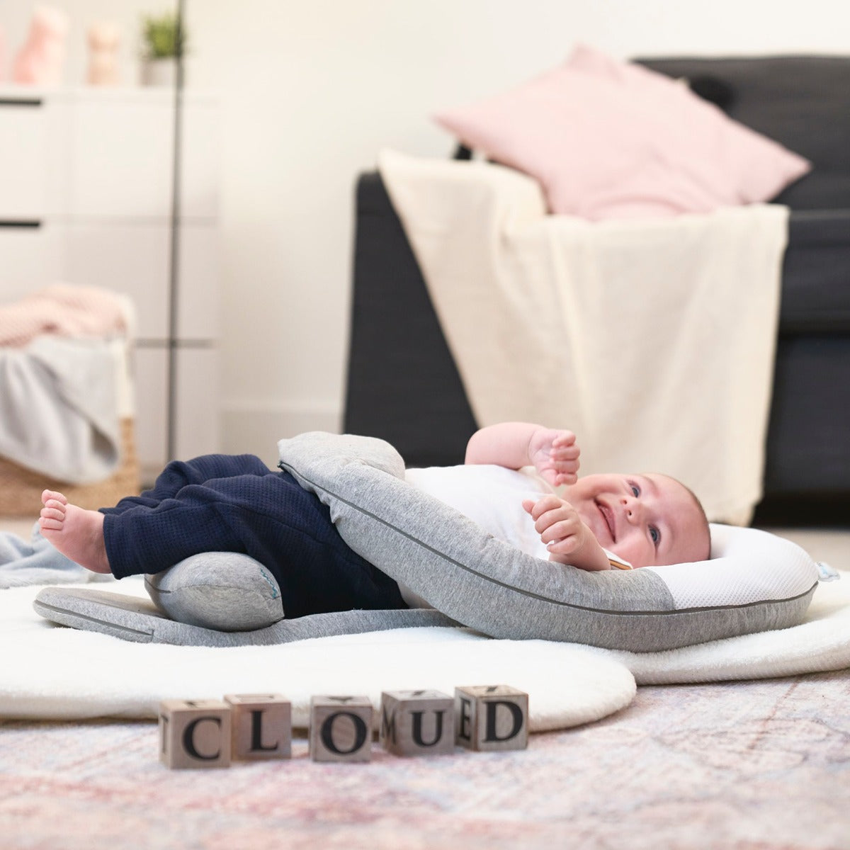 BabyMoov CloudNest Organic Soothing Lounger - Original Colic Reducing Nest with a Warm Womb-Like Feel