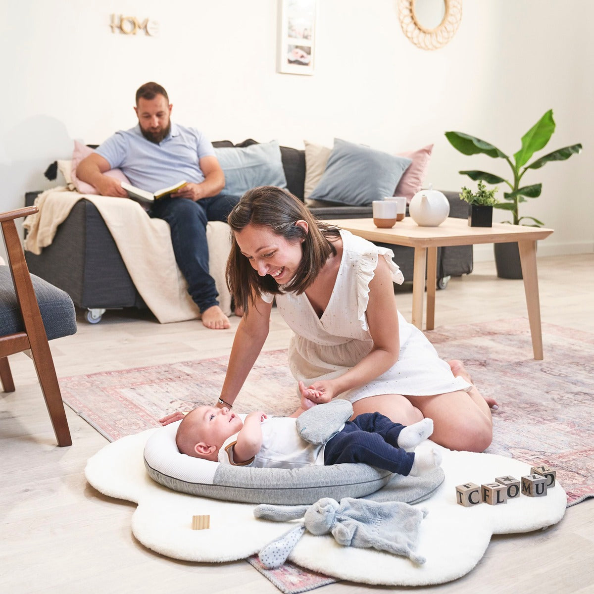 BabyMoov CloudNest Organic Soothing Lounger - Original Colic Reducing Nest with a Warm Womb-Like Feel