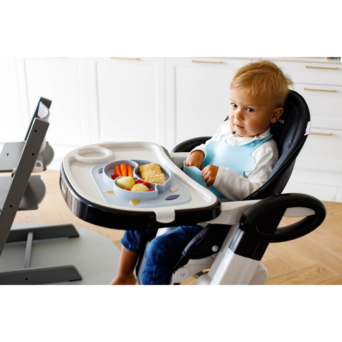 InnoGio GIO SILICONE BIB BLUE