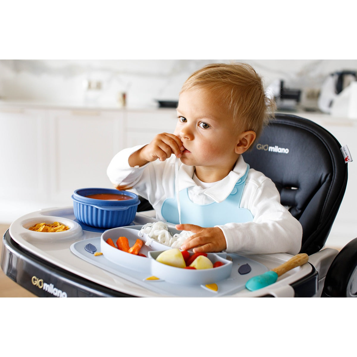 InnoGio GIO SILICONE BIB BLUE