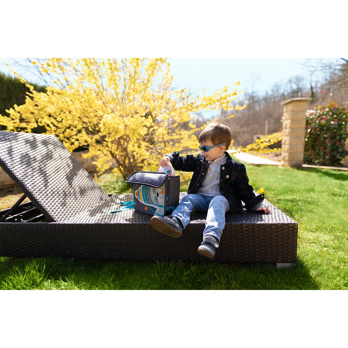 Badabulle Travel Booster Seat (Yummy) 6-36M Extremely Compact, Raises by 10cms Turns into Backpack & comes Large enclosed storage compartment