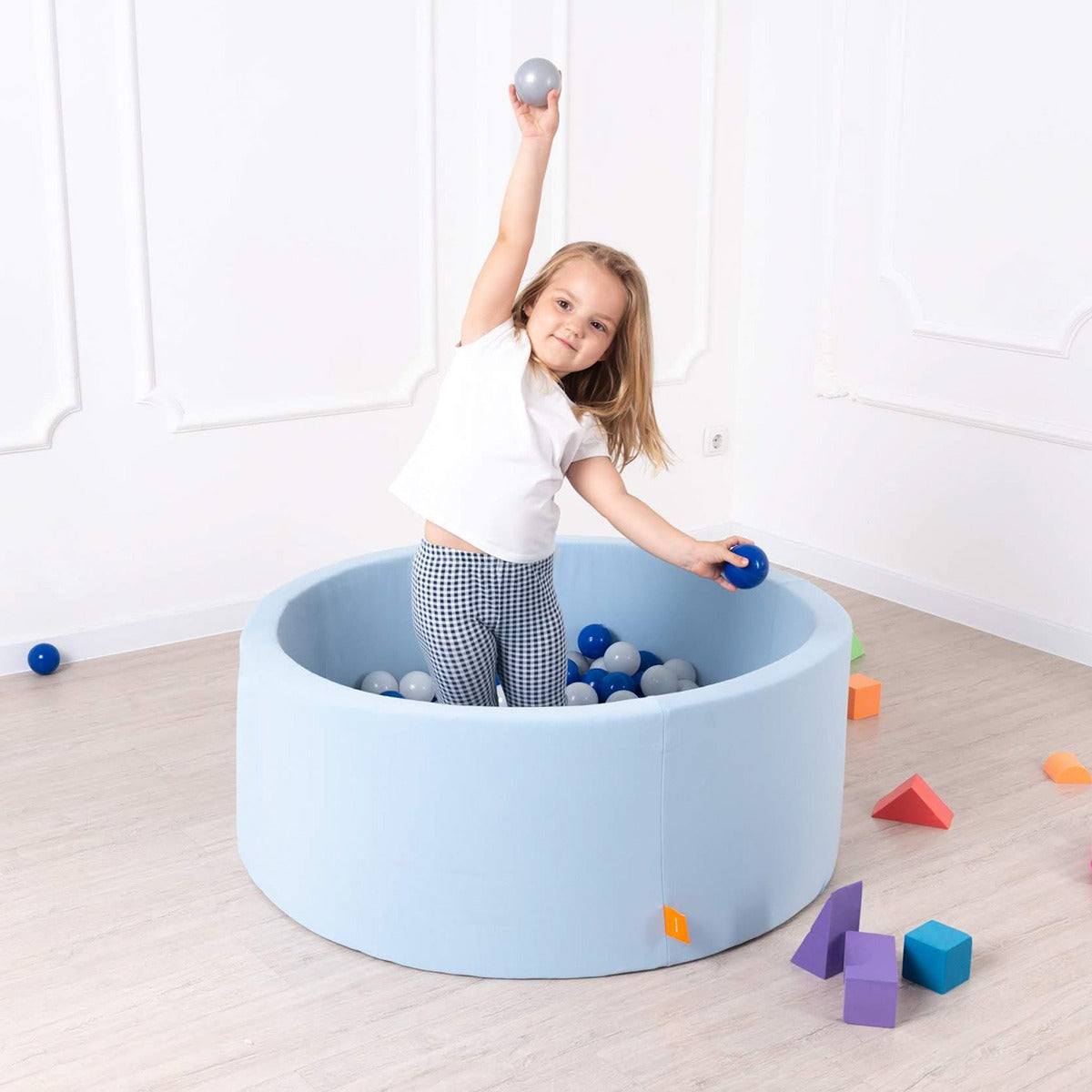 Ezzro Ezzro - Baby Blue - 90x40  - Round Ball Pit - With 200 Balls (White, Silver, Transparent)