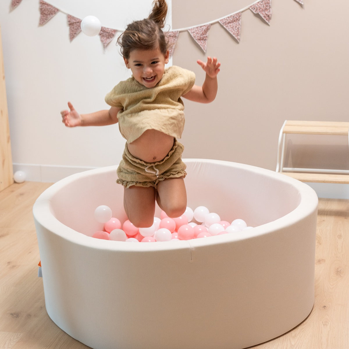 Ezzro Ezzro - Beige - 120x50 - Round Ball Pit - With 400 Balls (Pearl, Golden, White)