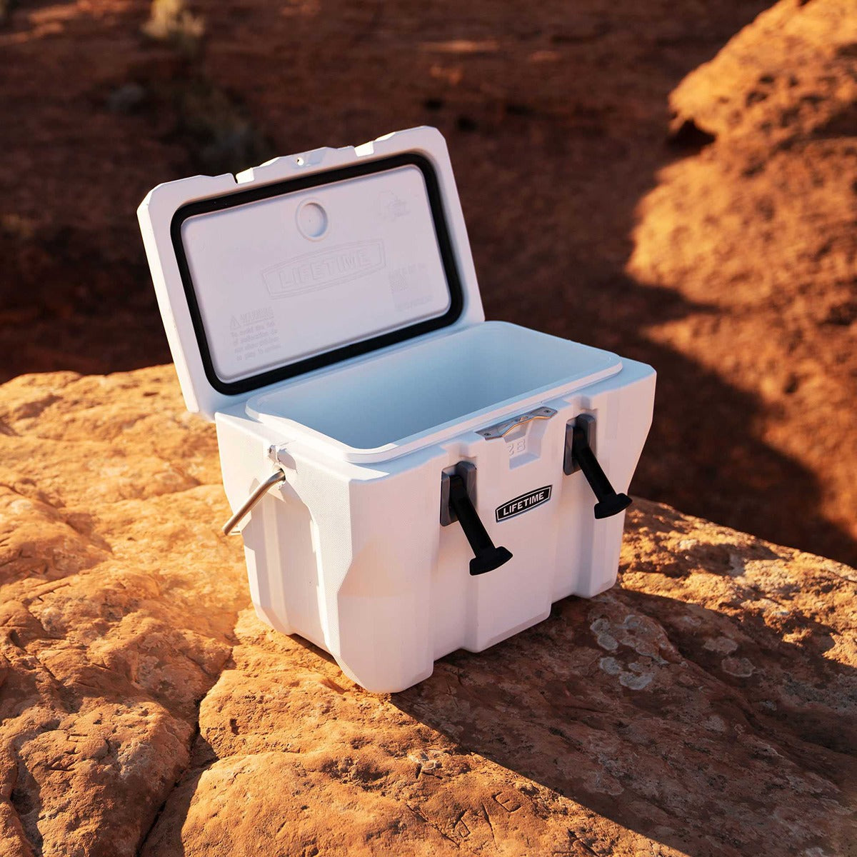 Lifetime Cooler, 28 Quart, Arctic White