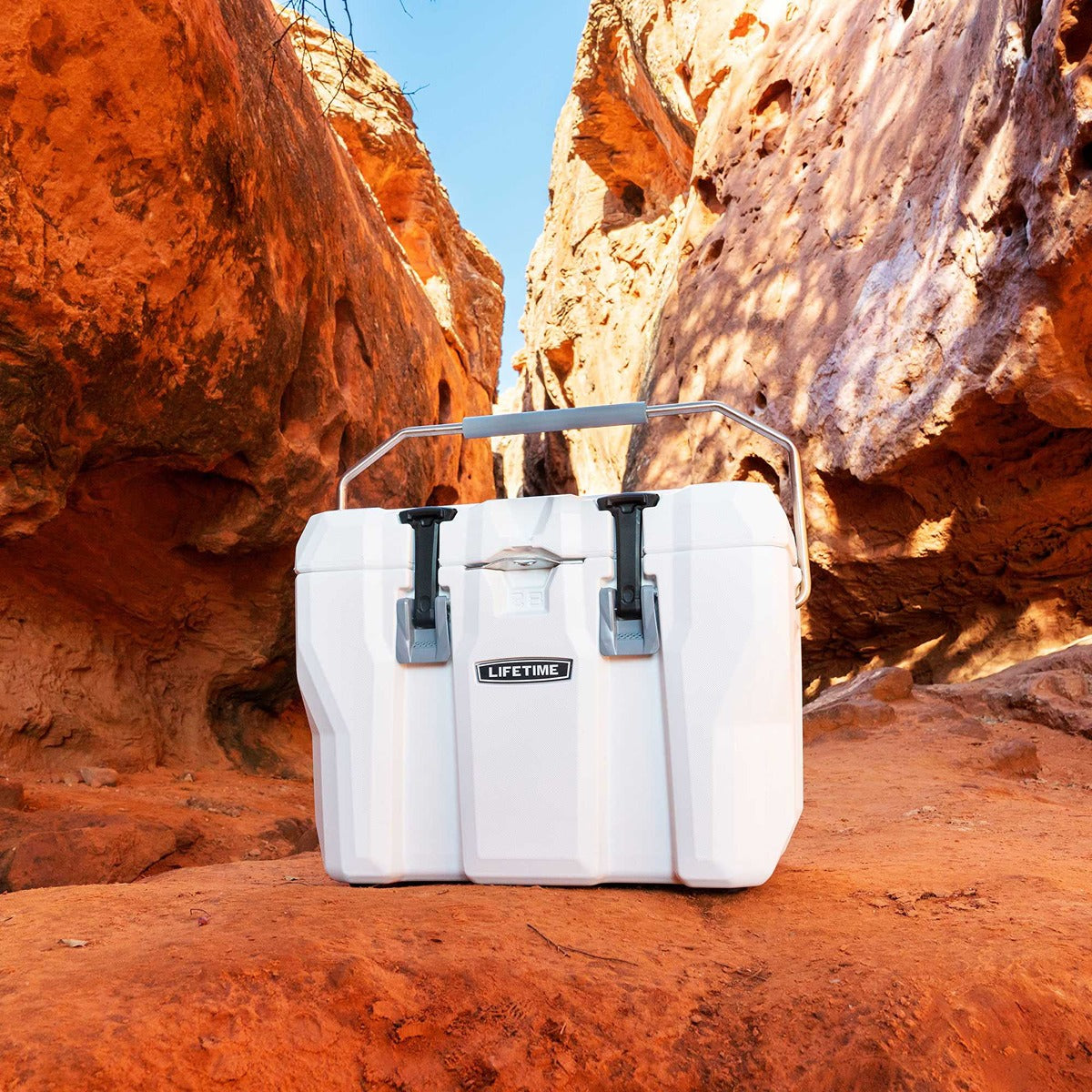 Lifetime Cooler, 28 Quart, Arctic White