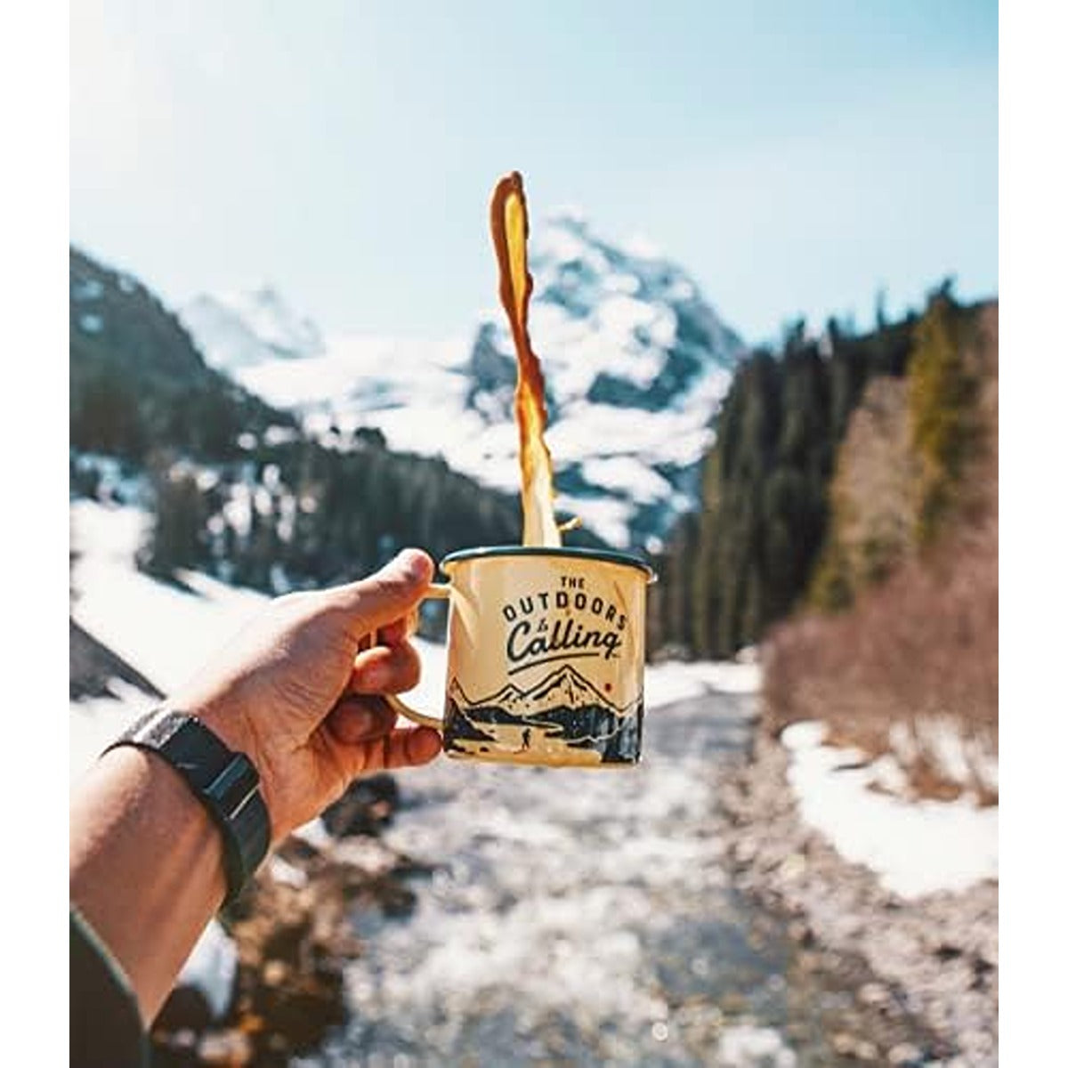 Gentlmens Hardware Enamel Mug - Outdoors is Calling 11 fl.oz / 325 ml