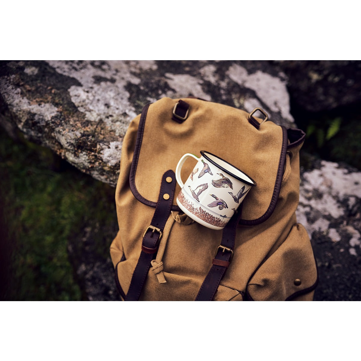 Gentlmens Hardware Enamel Mug - Lake & Ducks 17 fl.oz / 500 ml