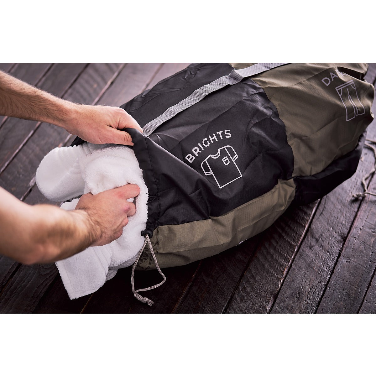 Gentlmens Hardware Foldaway Laundry divider bag