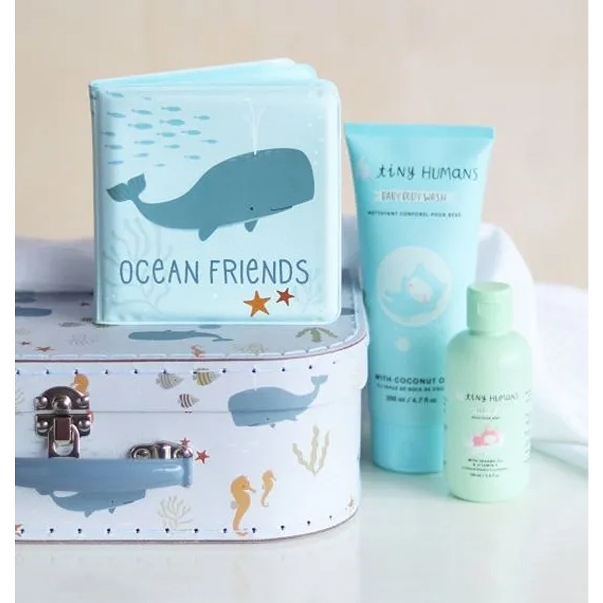 A Little Lovely Company Bath book: Ocean (friends)