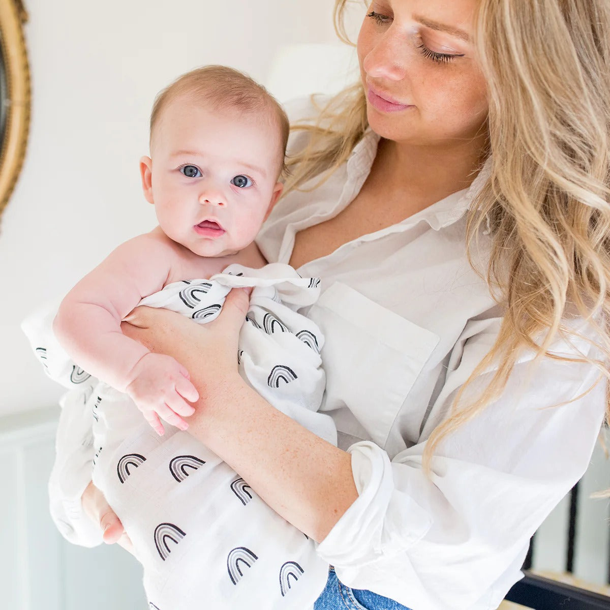 Lulujo Bamboo Swaddle - Black Rainbow