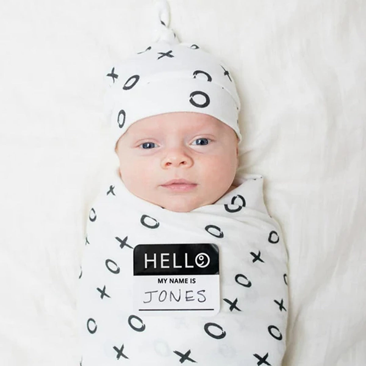 Lulujo Hello World Set (Bamboo Hat + Swaddle blanket) - XO