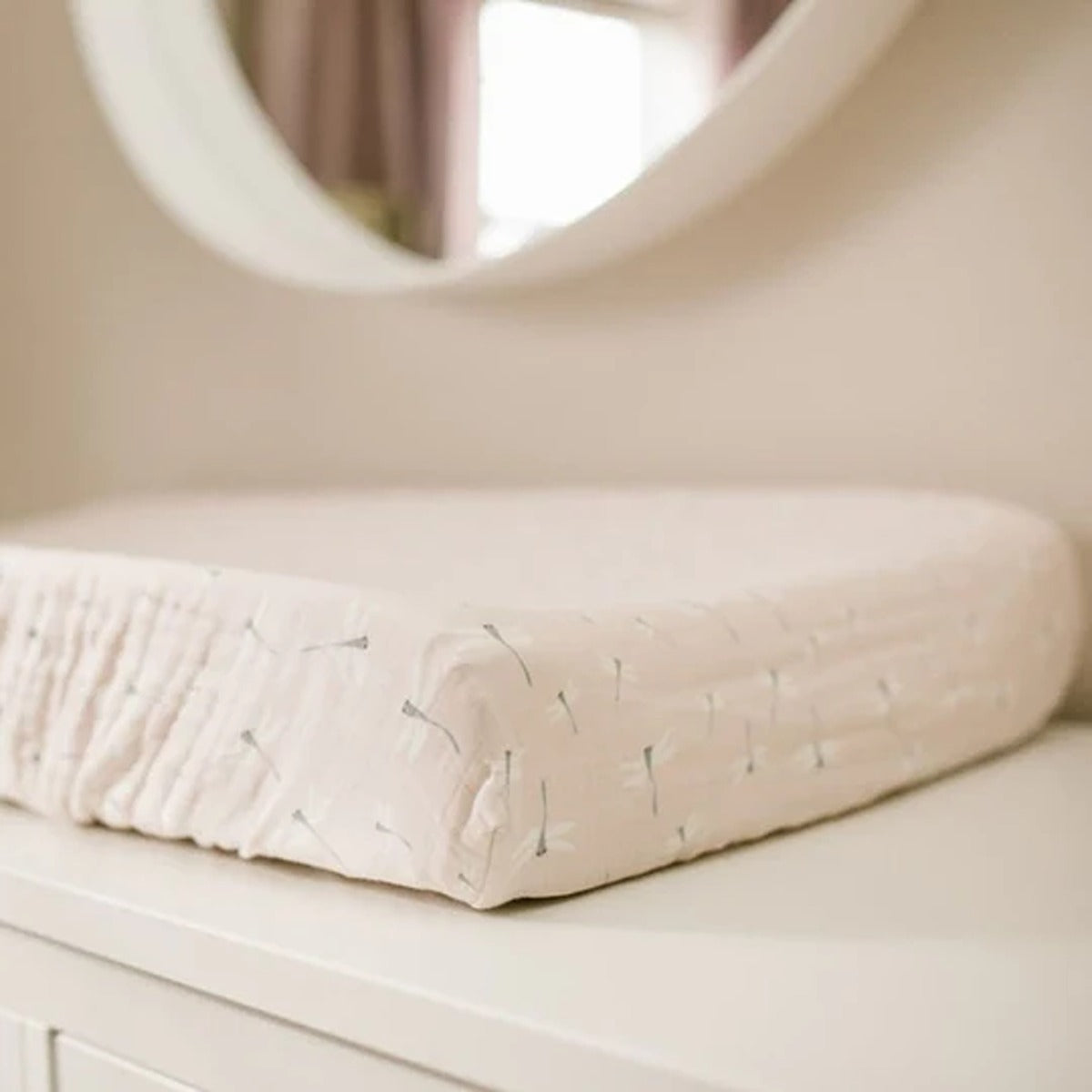 Lulujo Muslin Change Pad Cover (80cm x 40cm) - Dragonfly