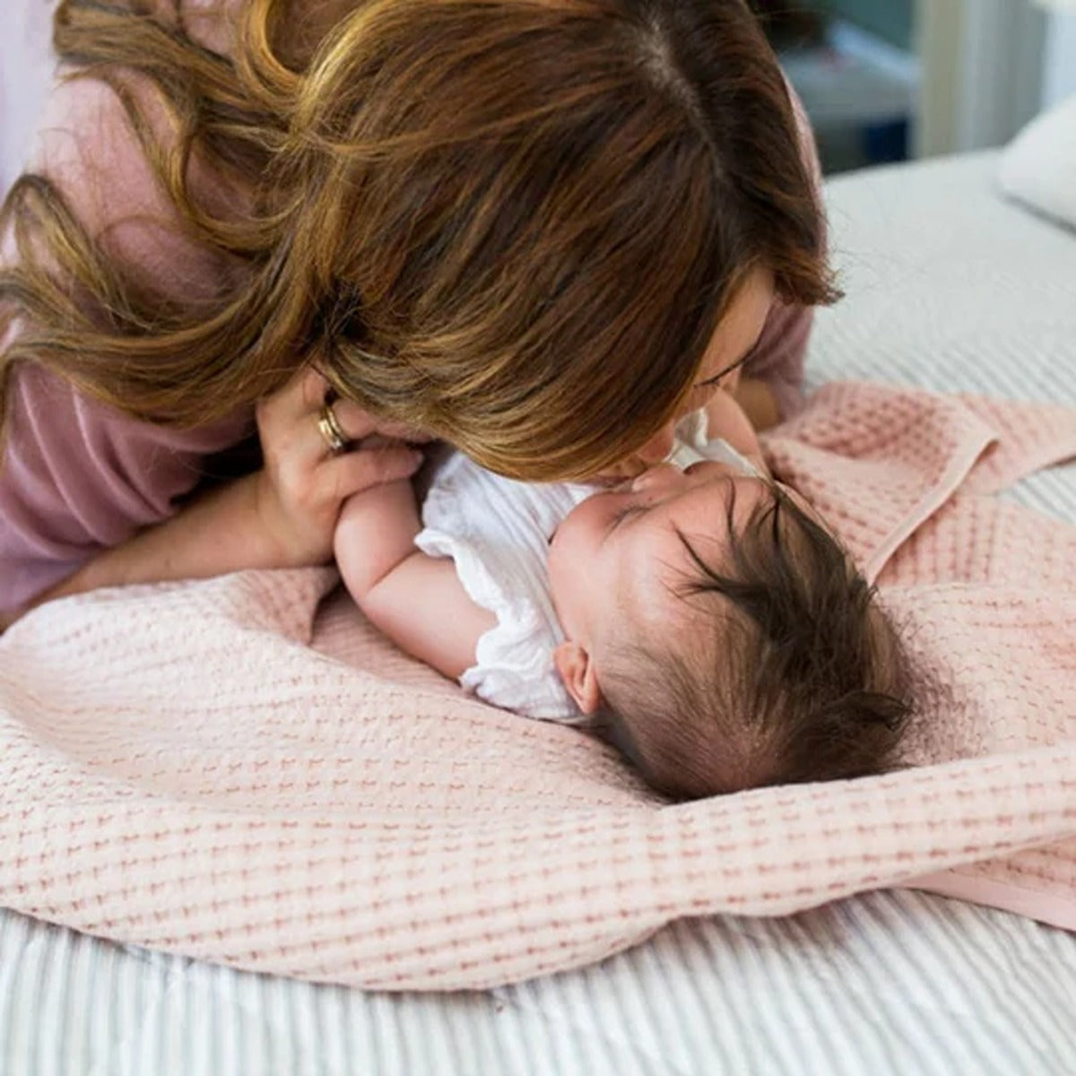 Lulujo Waffle Blanket (100cm x 80cm) - Ballet Slipper