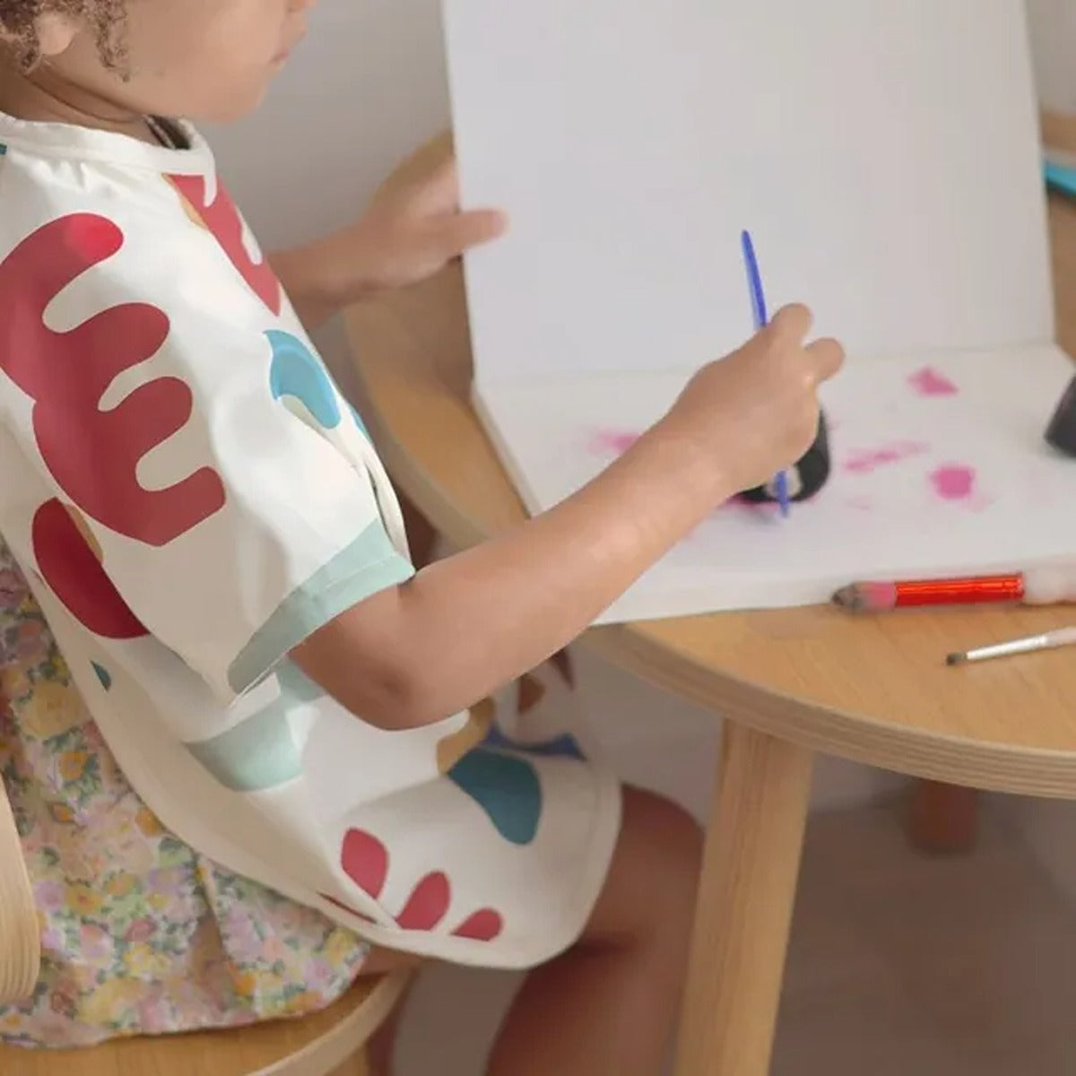 Beaba Beaba 2in1 Bib With Removable Sleeves Playful