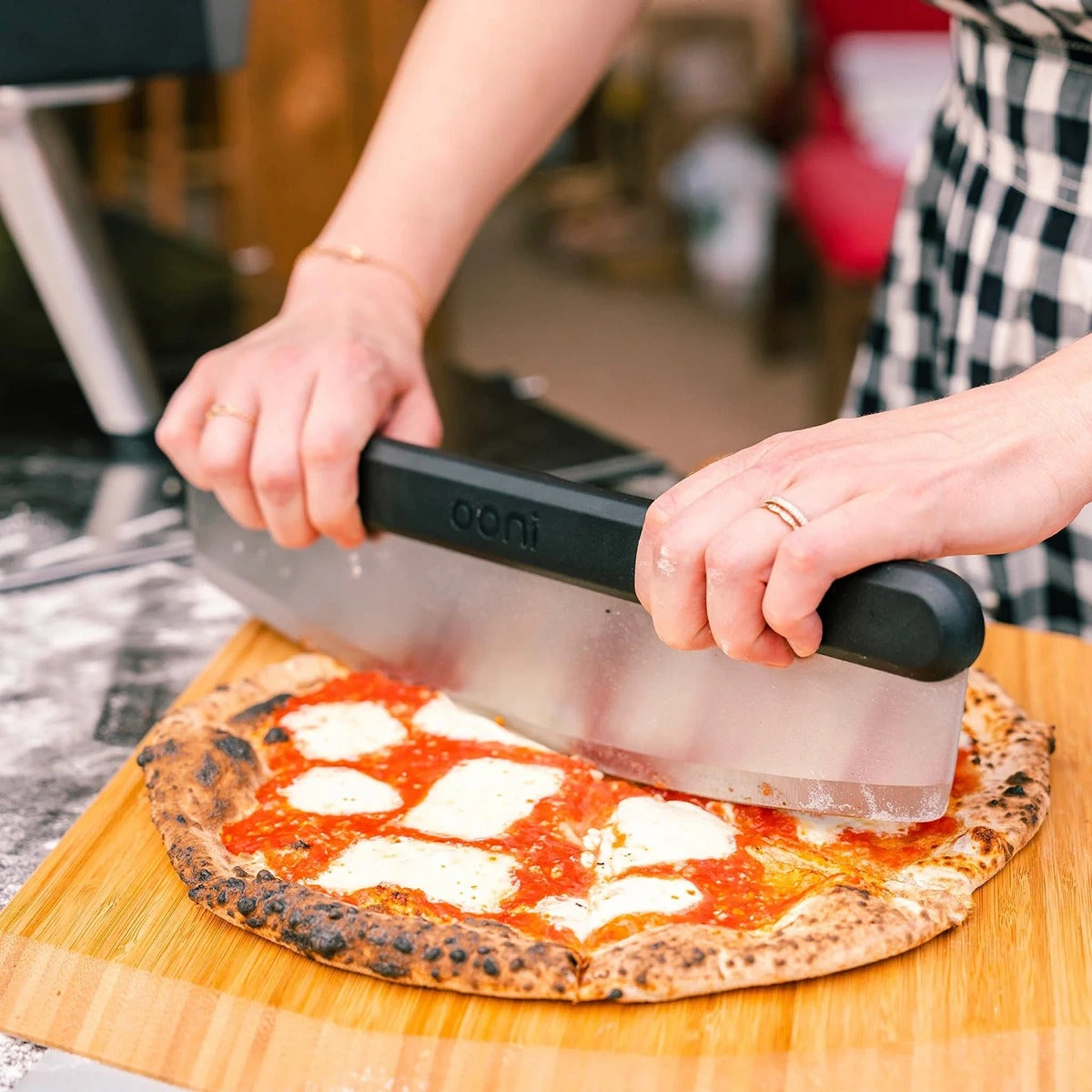 Ooni Pizza Peel 12 inch (30.48 cm), Lightweight Bamboo Pizza Paddle and Pizza Board for Baking Homemade Pizza and Bread, Wooden Pizza Peel, Pizza Oven Accessories.