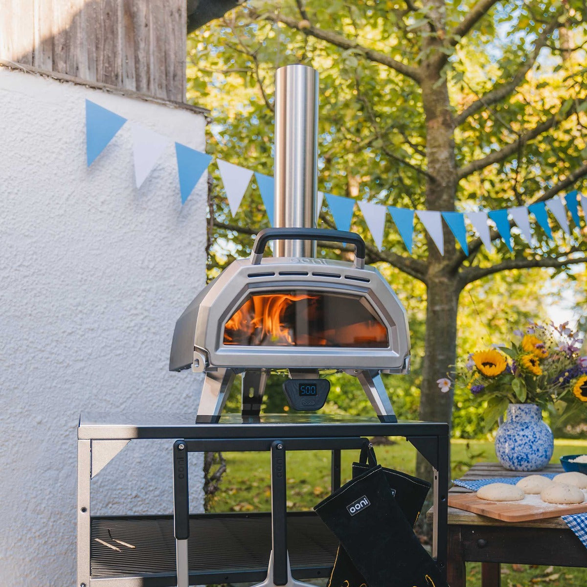 Ooni Karu 16, Multi-Fuel Outdoor Pizza Oven, Portable Wood Fired Oven, Extra Gas Conversion, Backyard Pizza Maker