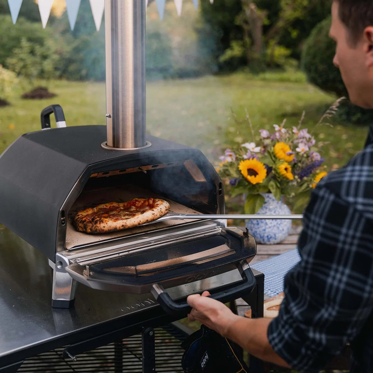 Ooni Karu 16, Multi-Fuel Outdoor Pizza Oven, Portable Wood Fired Oven, Extra Gas Conversion, Backyard Pizza Maker