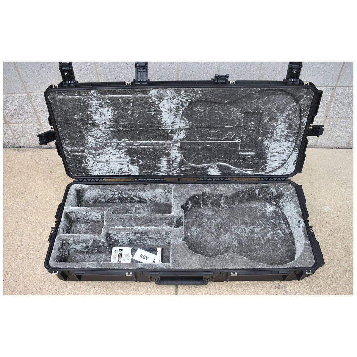 SKB iSeries Classical Guitar Case - TSA Latches, w/wheels