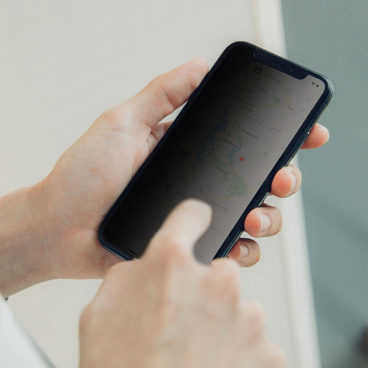 Moshi MOSHI Max Ionglass Privacy for iPhone 11 and iPhone XR