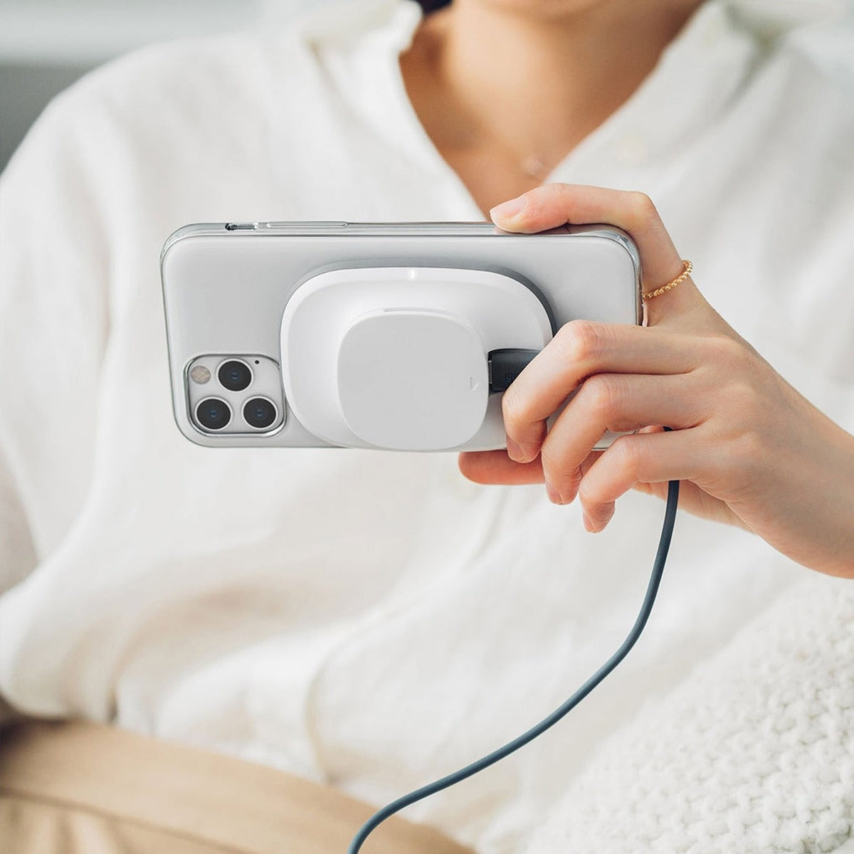 Moshi MOSHI SnapTo Magnetic Wireless Charger - Gray