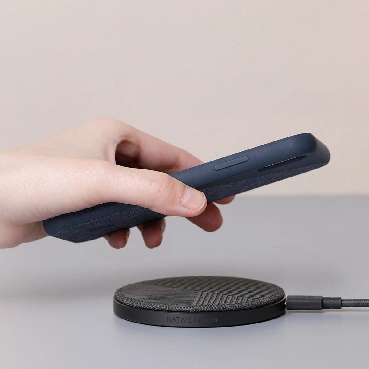 Native Union NATIVE UNION Clic Canvas Case for iPhone 11 Pro - Navy