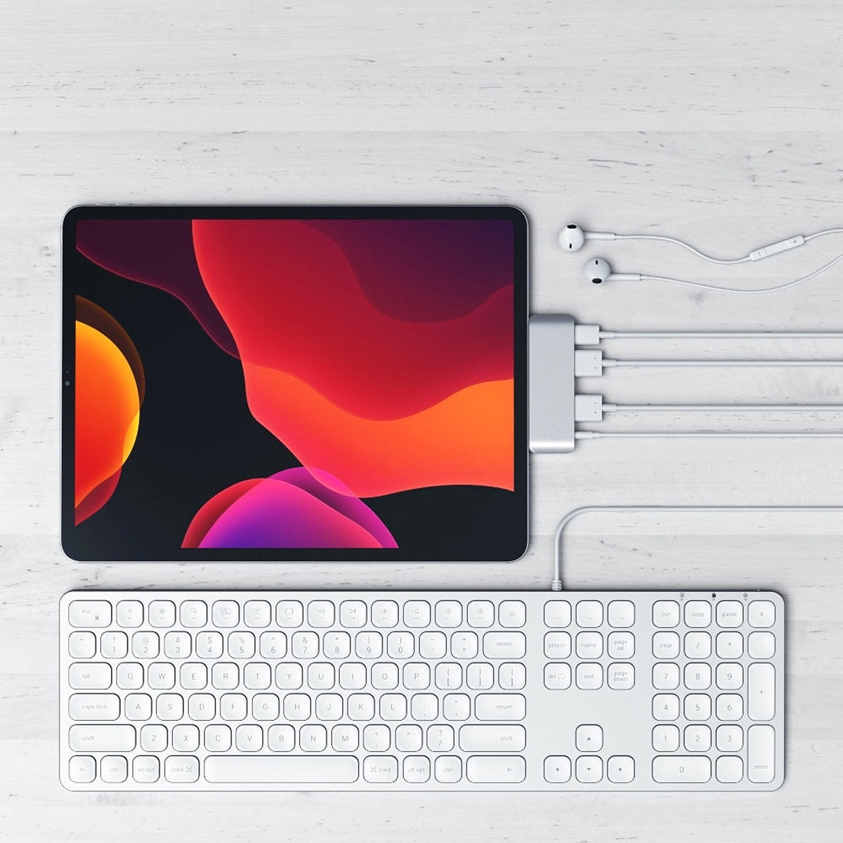 Satechi SATECHI Aluminum Type-C Mobile Pro Hub for iPad & Type-C Smartphones/Tablets - Silver