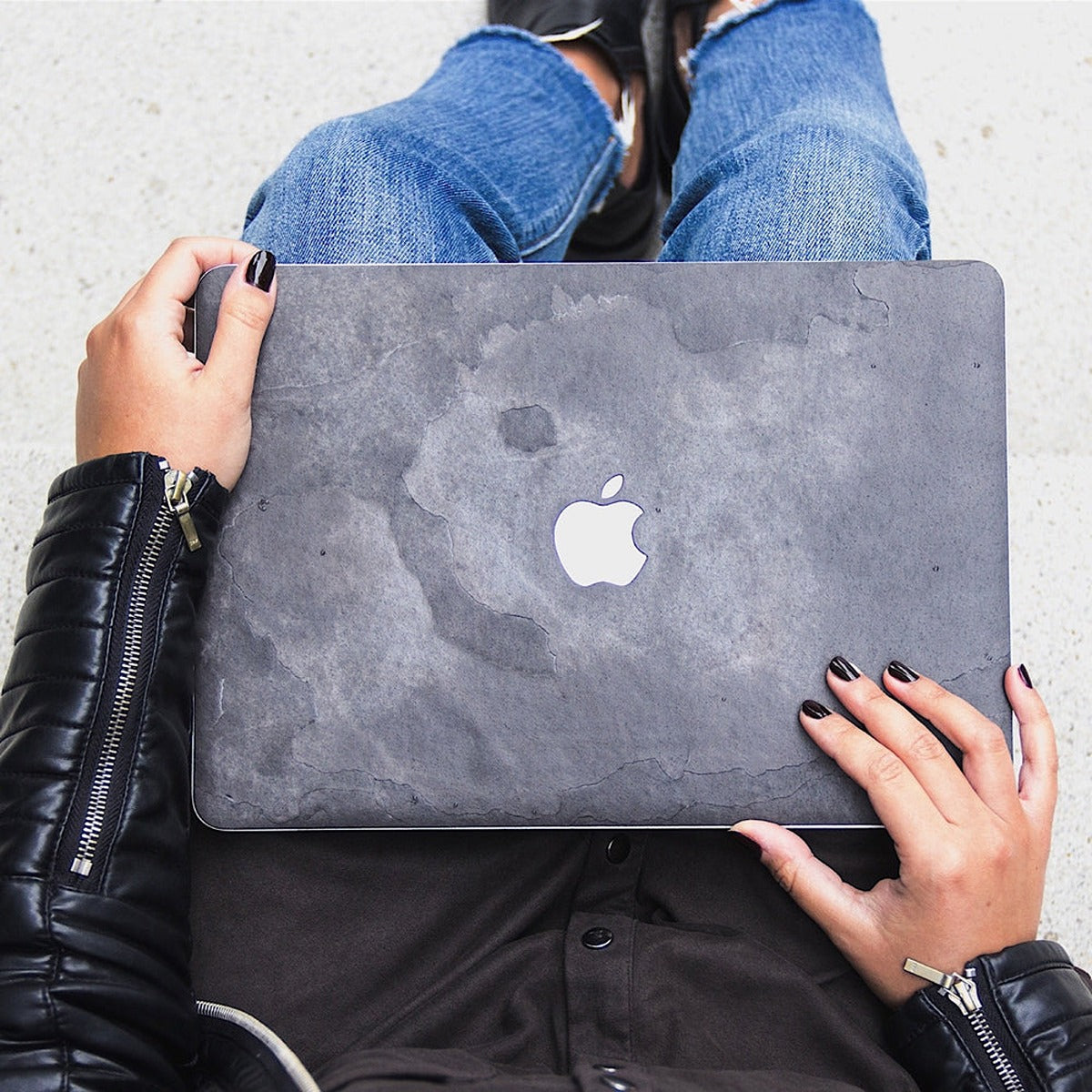 Woodcessories WOODCESSORIES EcoSkin for MacBook 13" Air-Pro-Touchbar - Volcano Black