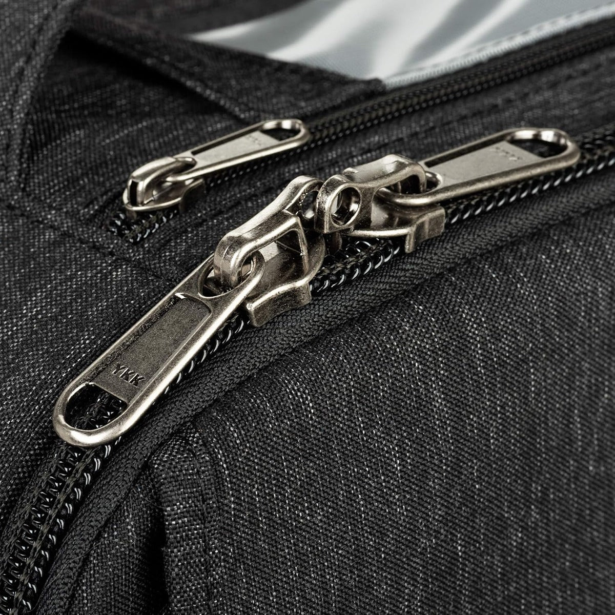 Think Tank ThinkTank Airport Advantage XT (Black)