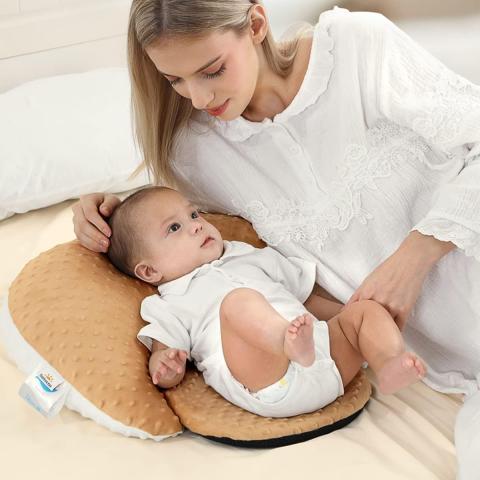 Sunveno Sunveno Baby Anti Reflux Feeding Pillow w C Shapped Seating Pillow Pink