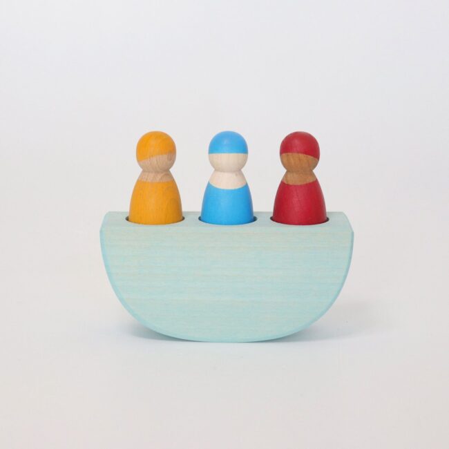 Three in a boat in UAE - view 4