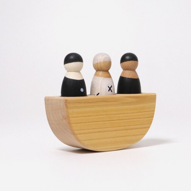 Three in a Boat Monochrome in UAE - view 3