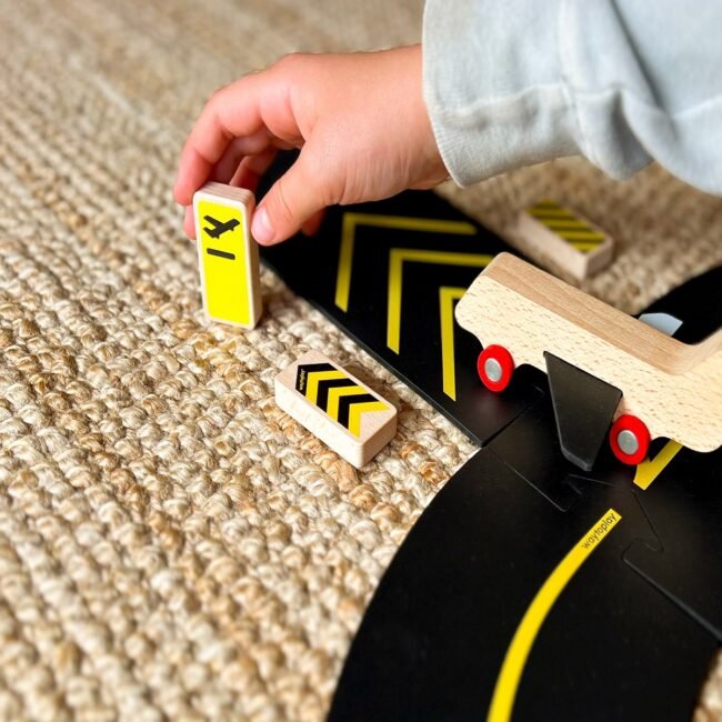 waytoplay-toys_roadblocks-fly-4-lifestyle