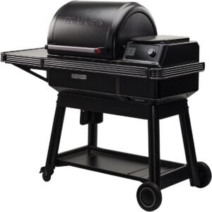 Traeger Ironwood 616 Wood Pellet Grill Black