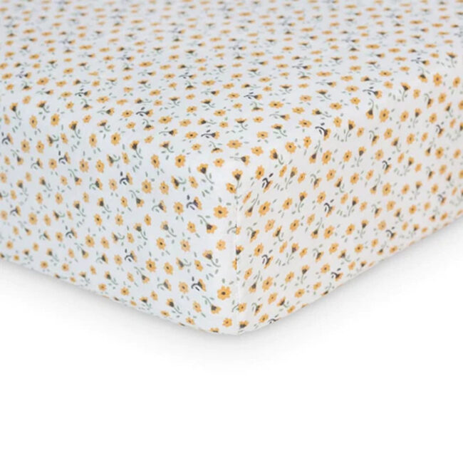 Lulujo Muslin Crib Sheet (135cm x 70cm) – Vintage Floral in UAE