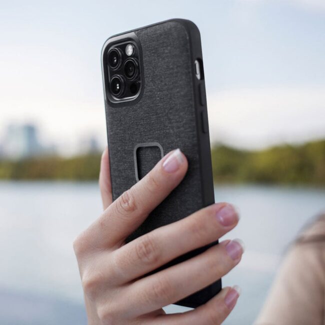 1-LIGHTBOX-Case-iPhone-Lifestyle-02_1_9d675386-94c9-4e20-a237-067c615e69fe 1-LIGHTBOX-Case-iPhone-Lifestyle-02_1_9d675386-94c9-4e20-a237-067c615e69fe