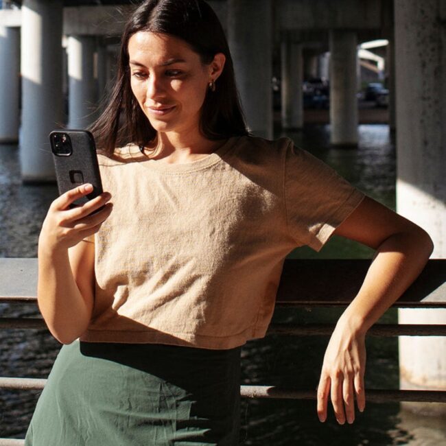 1-LIGHTBOX-Case-iPhone-Lifestyle-03_bac6b8d4-f58c-4ea2-be72-1f570b3e6a14 1-LIGHTBOX-Case-iPhone-Lifestyle-03_bac6b8d4-f58c-4ea2-be72-1f570b3e6a14