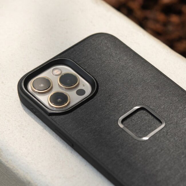 1-LIGHTBOX-Case-iPhone-Lifestyle-04_ff8e5343-4ad3-4b06-88ff-19076352a99c 1-LIGHTBOX-Case-iPhone-Lifestyle-04_ff8e5343-4ad3-4b06-88ff-19076352a99c