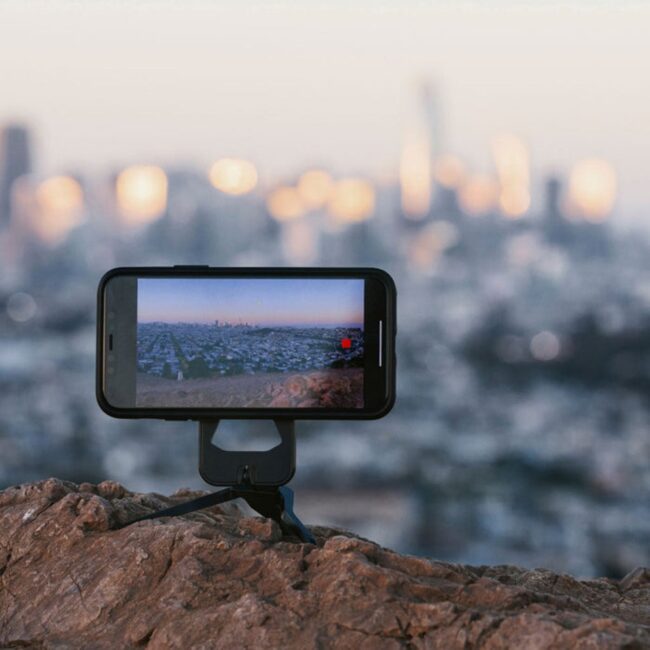 1-LIGHTBOX-Case-iPhone-Lifestyle-06_834becd3-b717-49a2-9b6b-b2e73b5cc840 1-LIGHTBOX-Case-iPhone-Lifestyle-06_834becd3-b717-49a2-9b6b-b2e73b5cc840