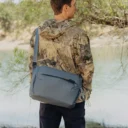 Everyday-Sling-10L-ocean-lifestyle-159A0847