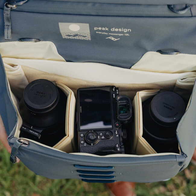 Messenger-13L-Ocean-lifestyle-15 Messenger-13L-Ocean-lifestyle-15