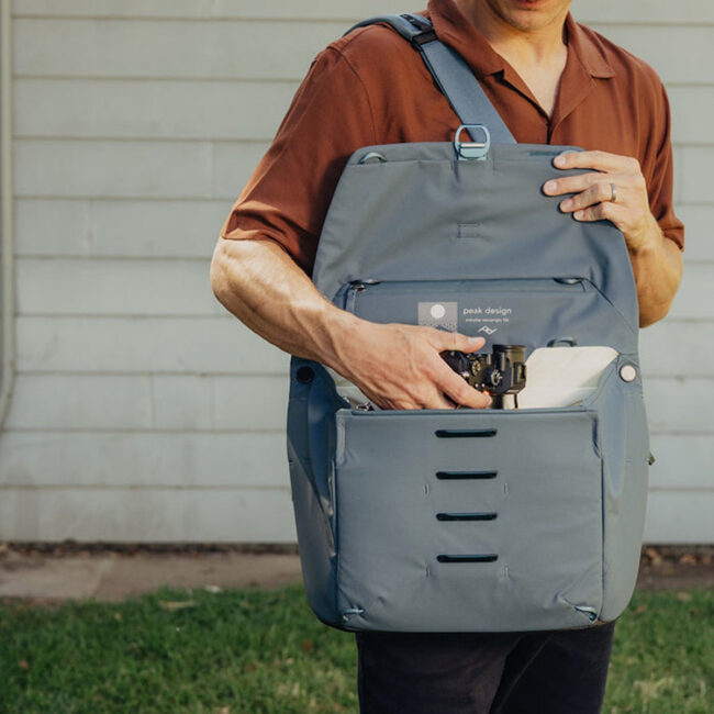 Messenger-13L-Ocean-lifestyle-15(1) Messenger-13L-Ocean-lifestyle-15(1)
