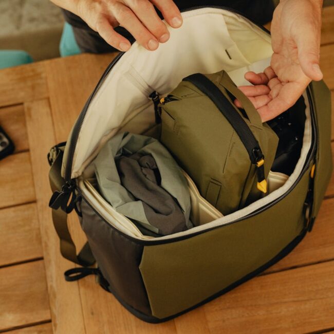 Tech-Pouch-kelp-lifestyle-159A0577 Tech-Pouch-kelp-lifestyle-159A0577