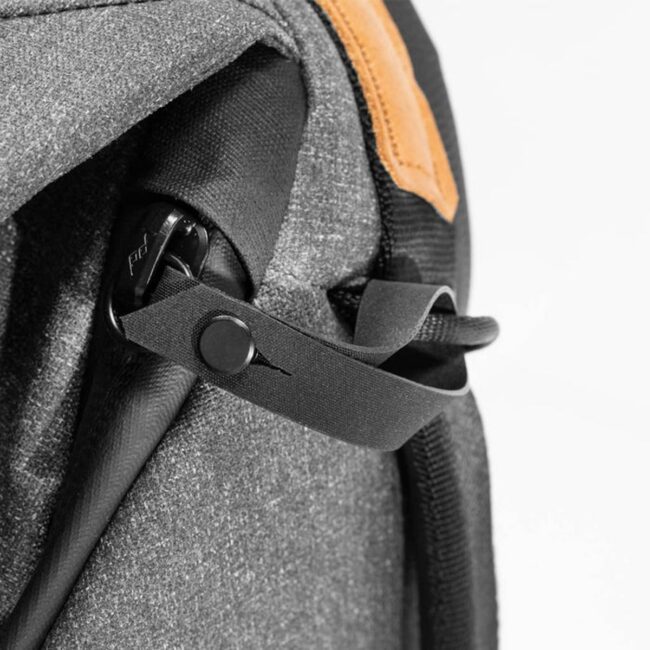 everyday-backpack-charcoal-30-3