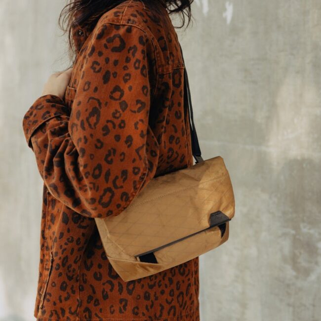 field-pouch-coyote-lifestyle-159A0148