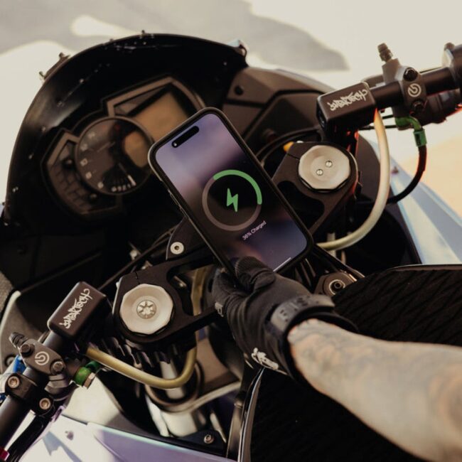 mobile-moto-stem-chl-lifestyle1_4bd6c824-e149-4db7-ad6a-9da1b1228a00