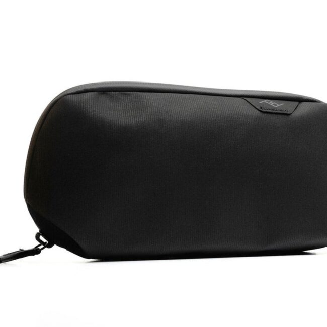 smalltechpouch-black-159A2211_30a8208a-9dc4-4027-be52-17c2c0212ca1